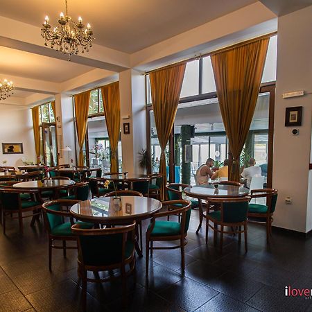 Riviera 990 - Resort & Restaurant เอเชลนิทซา ภายนอก รูปภาพ