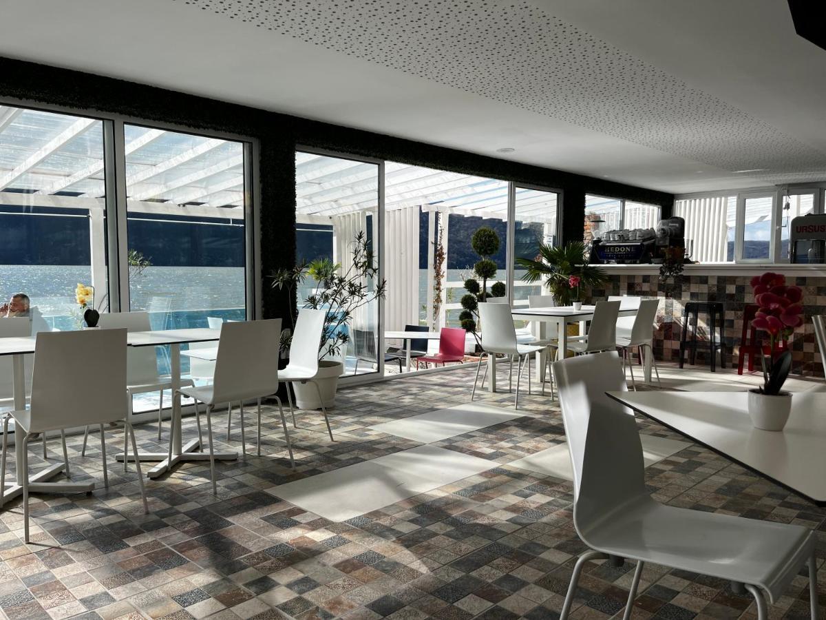 Riviera 990 - Resort & Restaurant เอเชลนิทซา ภายนอก รูปภาพ