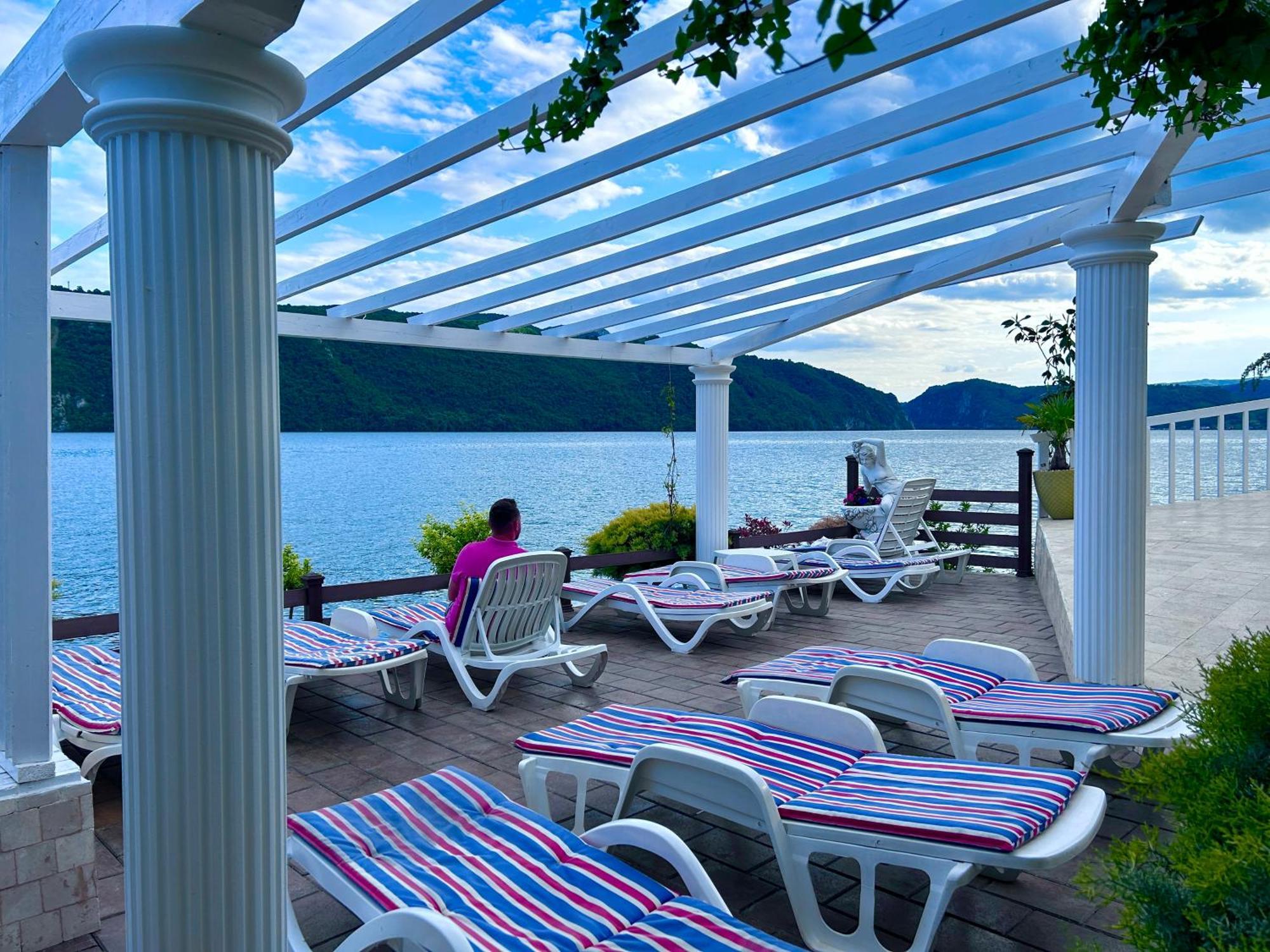 Riviera 990 - Resort & Restaurant เอเชลนิทซา ภายนอก รูปภาพ