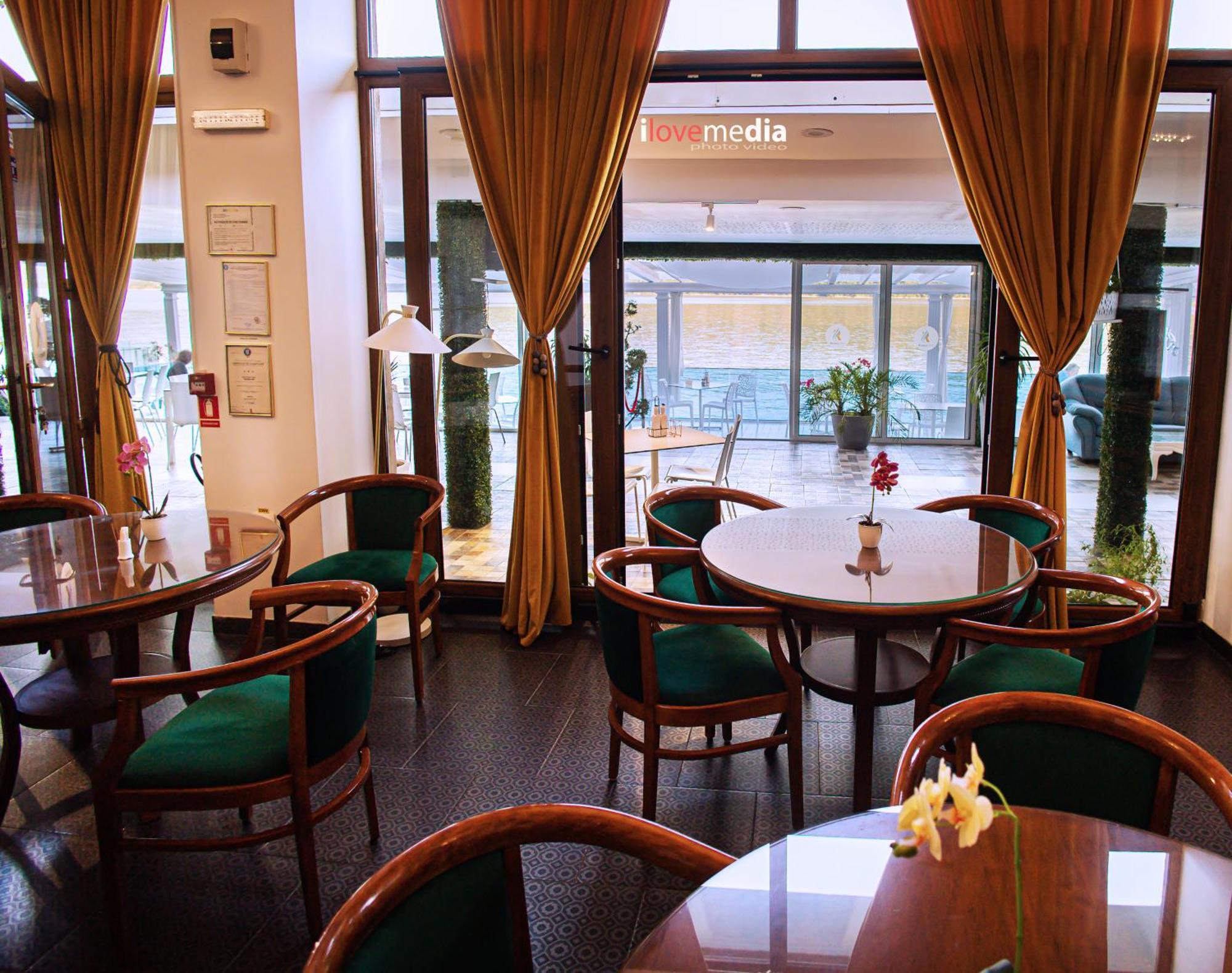 Riviera 990 - Resort & Restaurant เอเชลนิทซา ภายนอก รูปภาพ