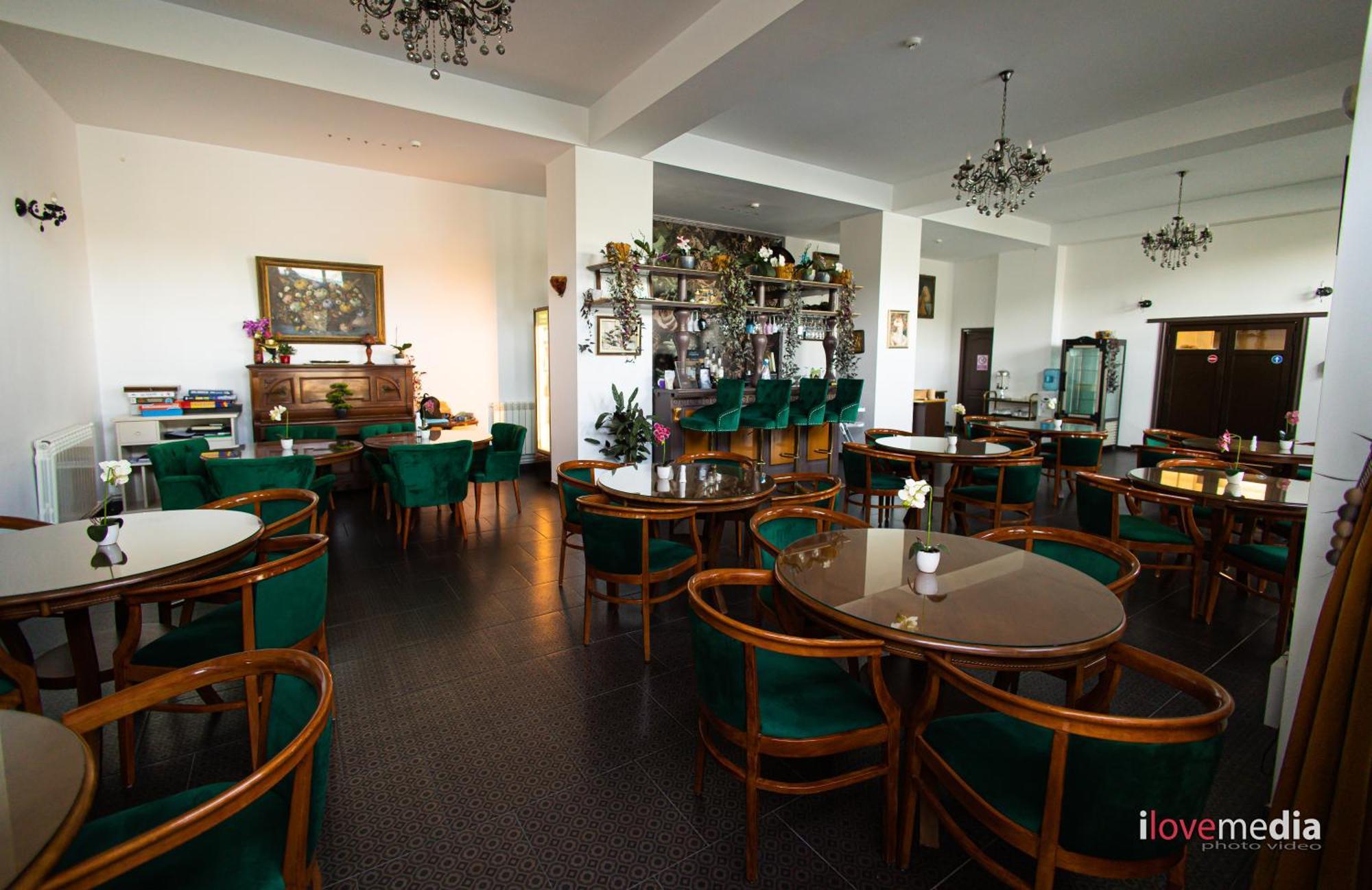 Riviera 990 - Resort & Restaurant เอเชลนิทซา ภายนอก รูปภาพ