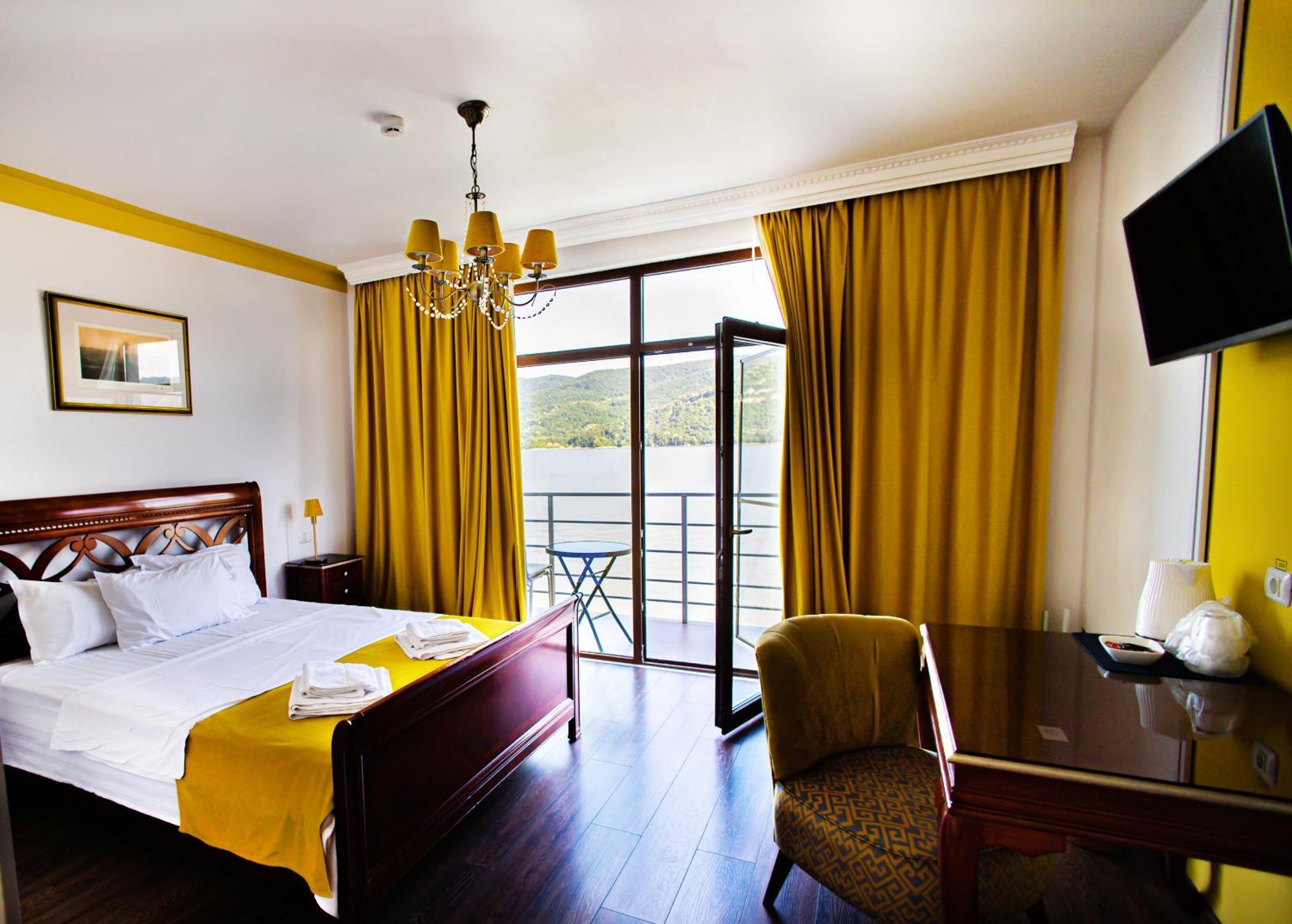 Riviera 990 - Resort & Restaurant เอเชลนิทซา ภายนอก รูปภาพ